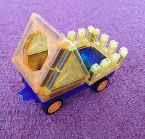 車のおもちゃ